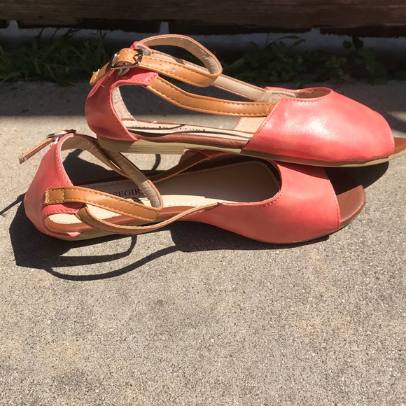 Coral flats. Size 8 - Picture 4 of 5